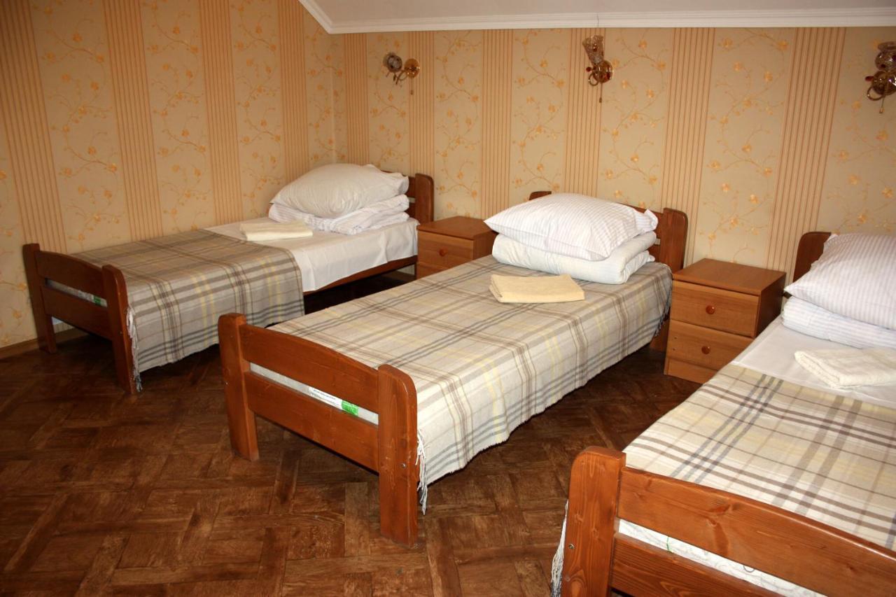 Inn Khlibodarskiy Khlibodarske エクステリア 写真