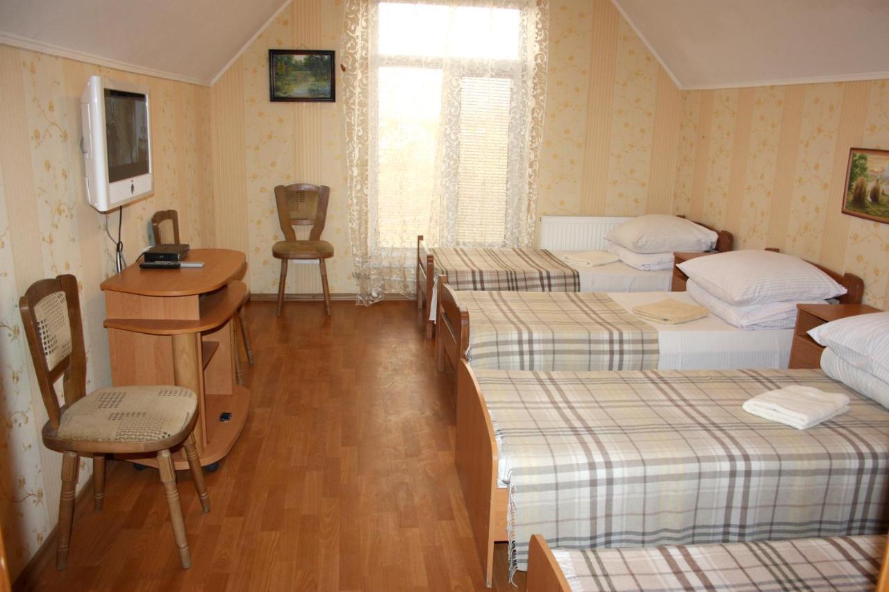 Inn Khlibodarskiy Khlibodarske エクステリア 写真